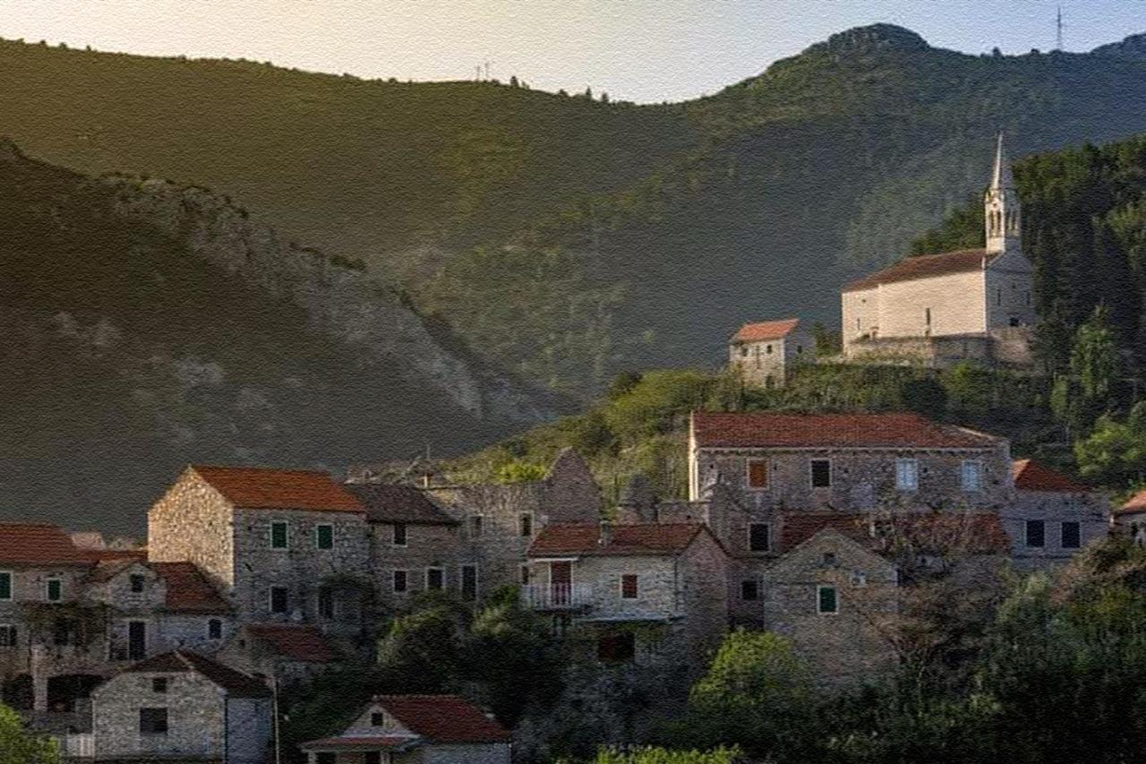 Heritage Apartments Kyra & Fox In Pitve, Hvar Exteriör bild