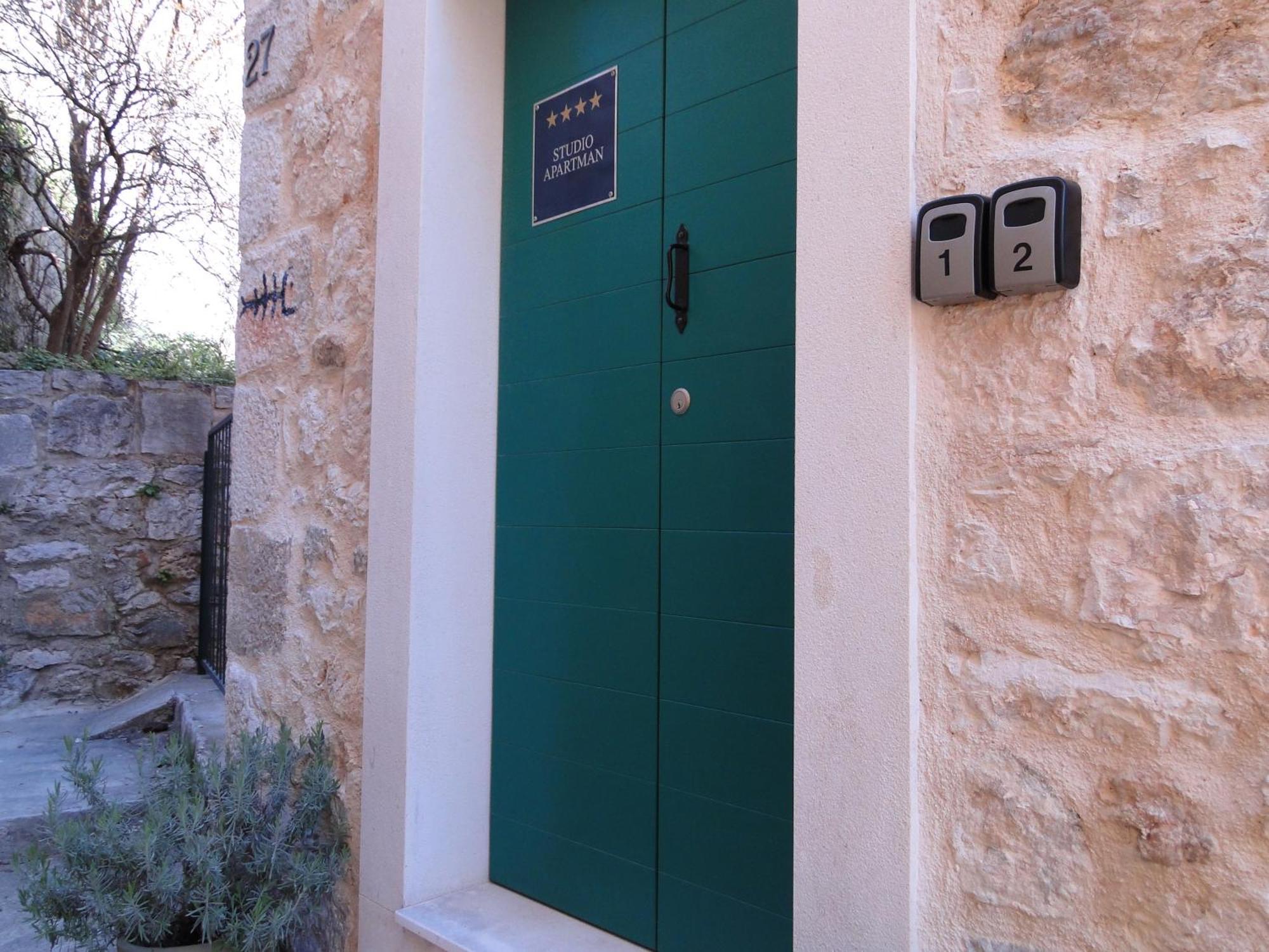 Heritage Apartments Kyra & Fox In Pitve, Hvar Exteriör bild